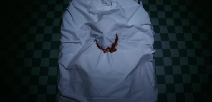 웃고있는사람의모습처럼보이는피