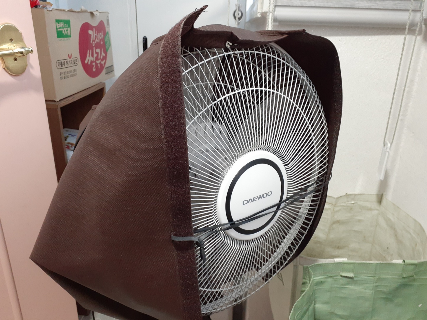 보자기쓴아주머니같음모습