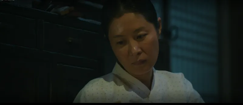 밤에 몰래 사진을 꺼내보는 용례