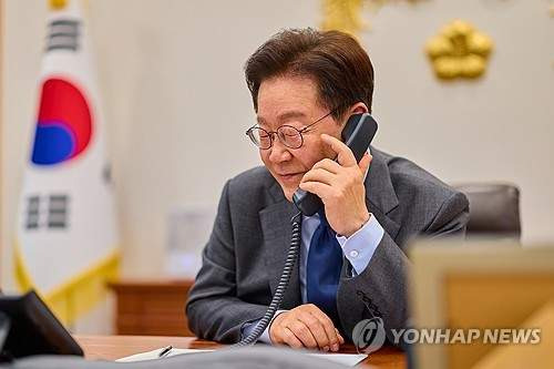 이 대통령 캐나다 총리 통화: 60조 잠수함 수주 지원 및 호르무즈 에너지 안보 공조
