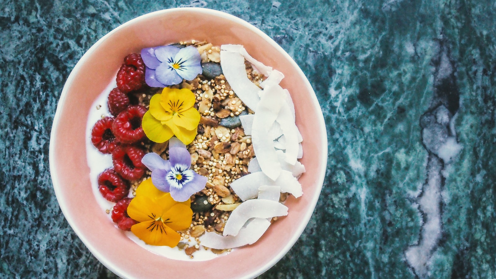 마음챙김으로 하루를 시작하기 위한 건강한 아침 식사 아이디어