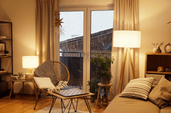 작은 거실 가을 인테리어 꿀팁 – 분위기 바꾸는 소품 추천