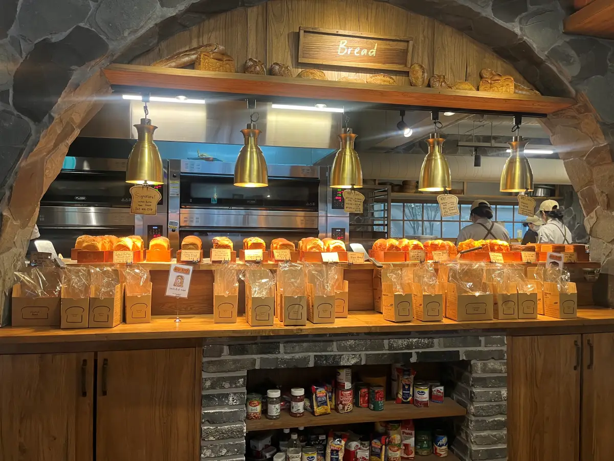 스탠다드브레드-도산-빵진열