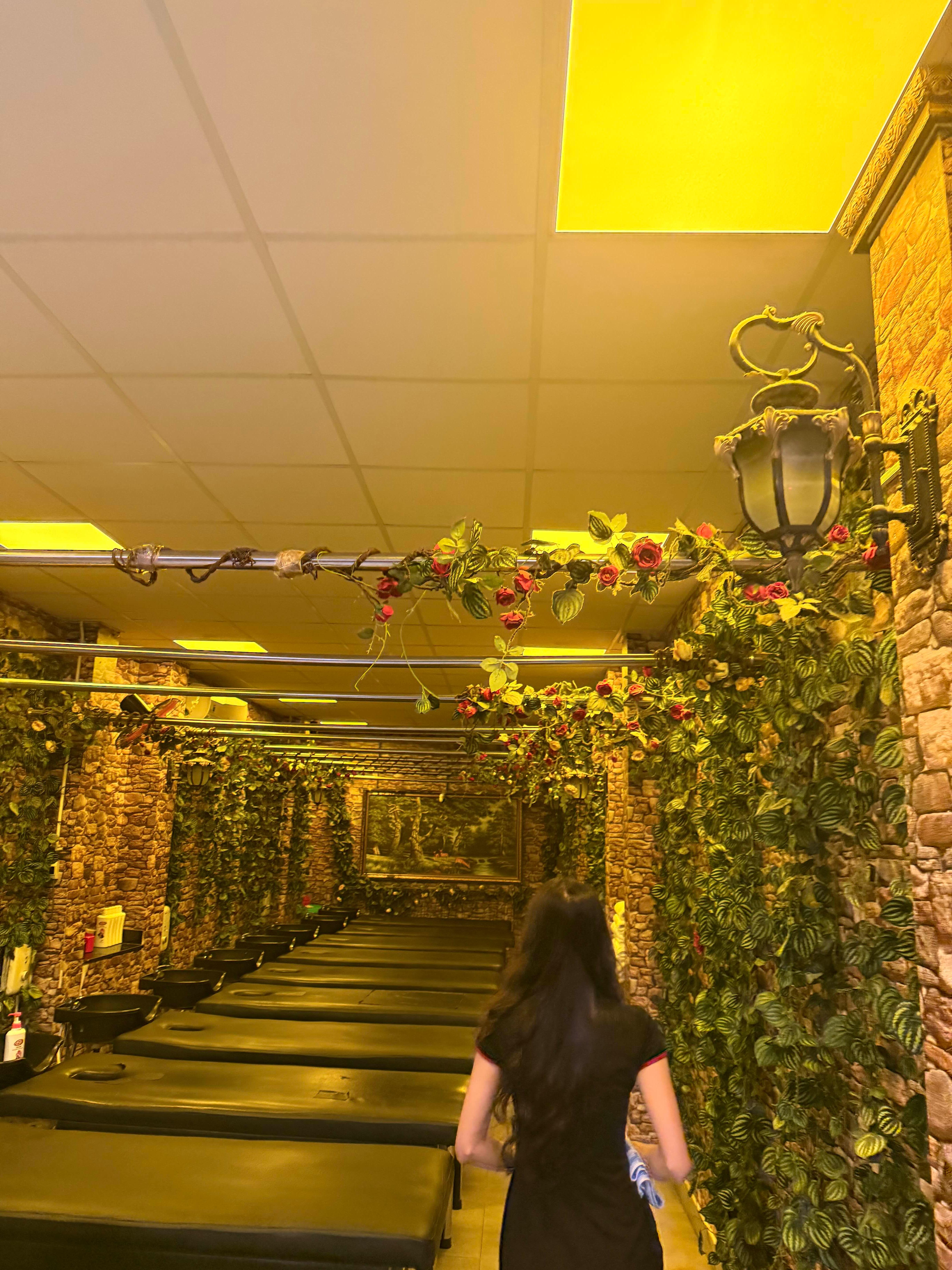 황제 이발소 등 맛사지 및 머리 감겨주는 공간