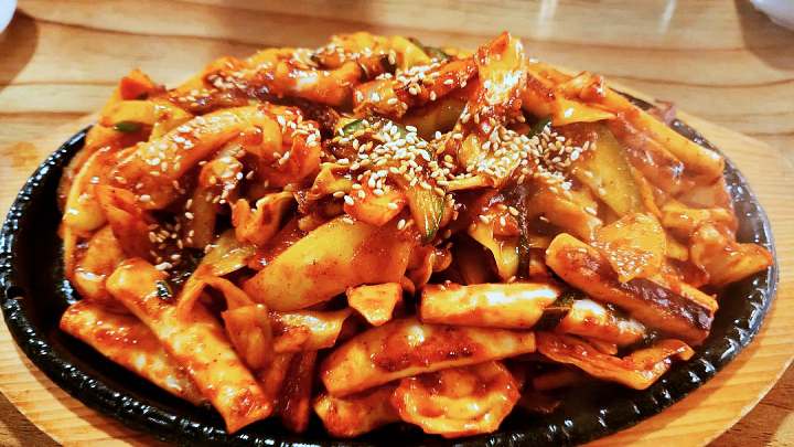 픽업 트렌드스페셜 히트맨 맛VS멋 강릉 3대째 이어 온 해산물 요리 물회 도루묵구이 맛집 추천
