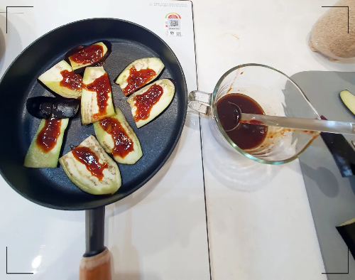 구운-가지-소스-올리기