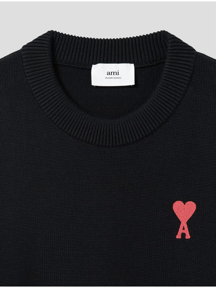 아미 크루넥 스웨터 목주변