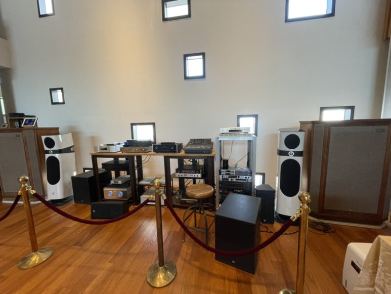 탄호이 스피커와 고급 오디오 장비