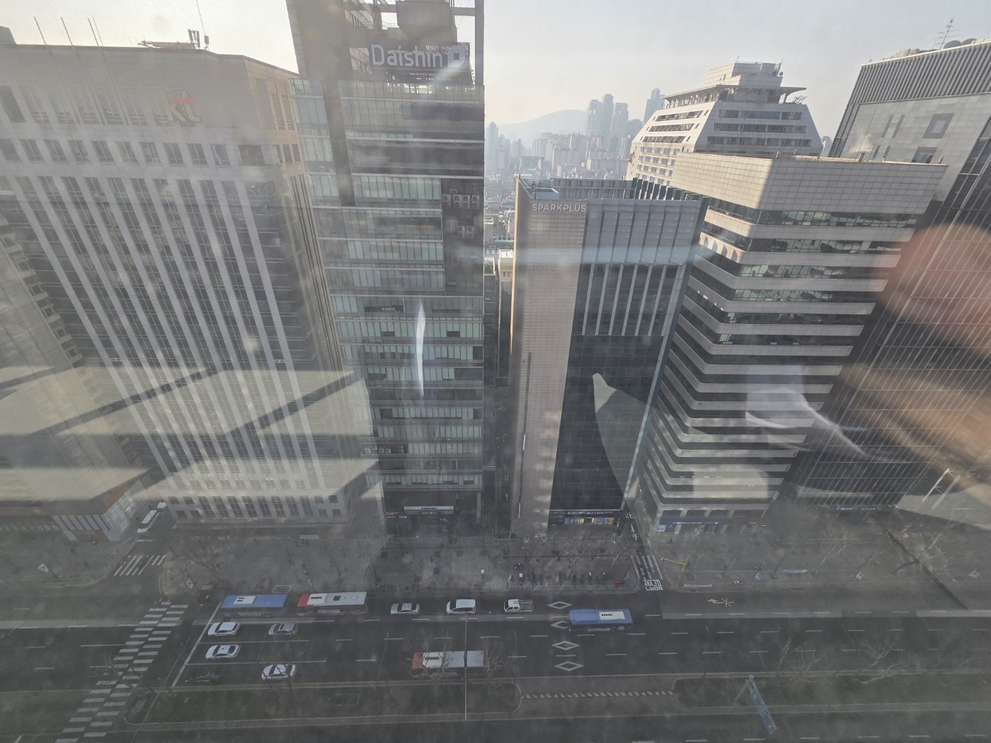 강남 테헤란로가 보이는 외부 전경