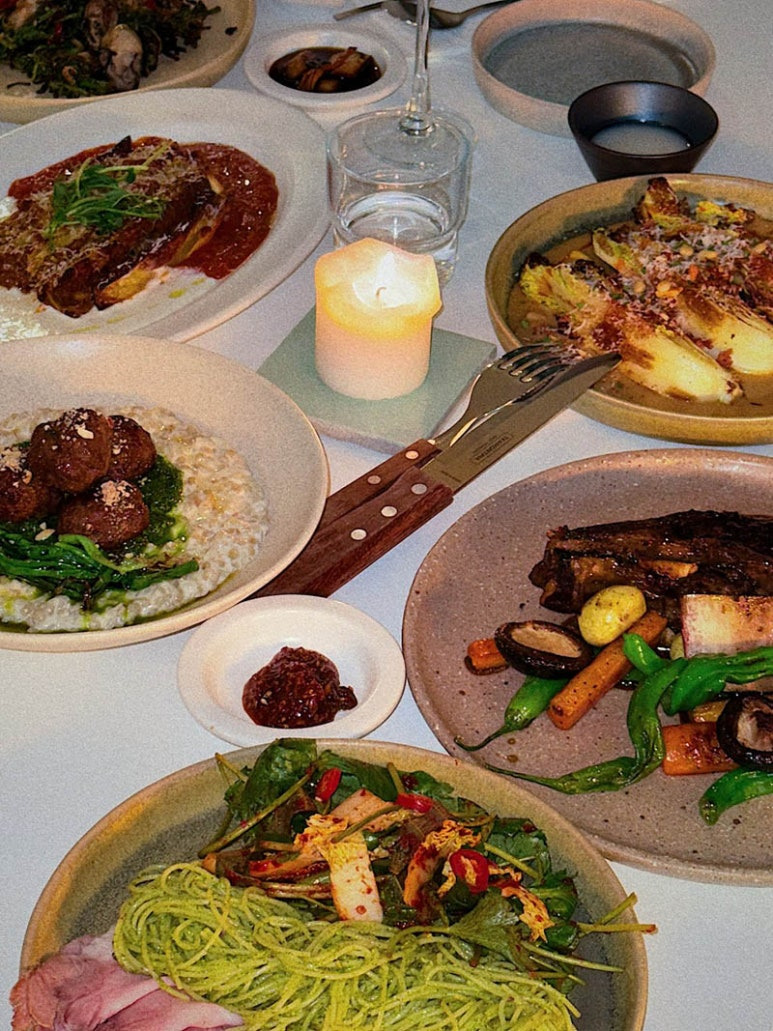 성수동 퓨전 한식 '아웃오브오더'