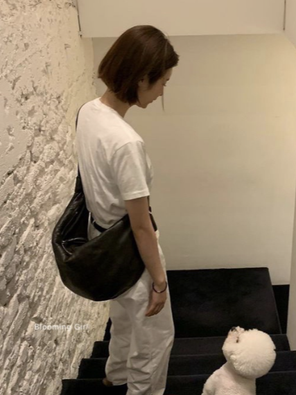 차정원 크루아상백 착용