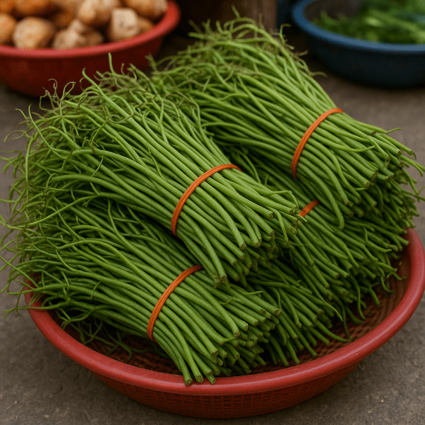 시장에서 판매되고있는 신선한 고구마 줄기