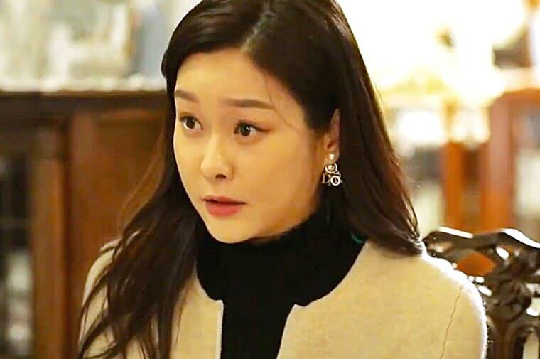 현영 모델 데뷔 및 방송 활동