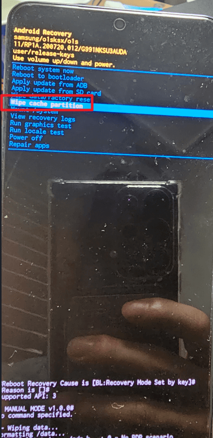 Wipe cache partition 클릭