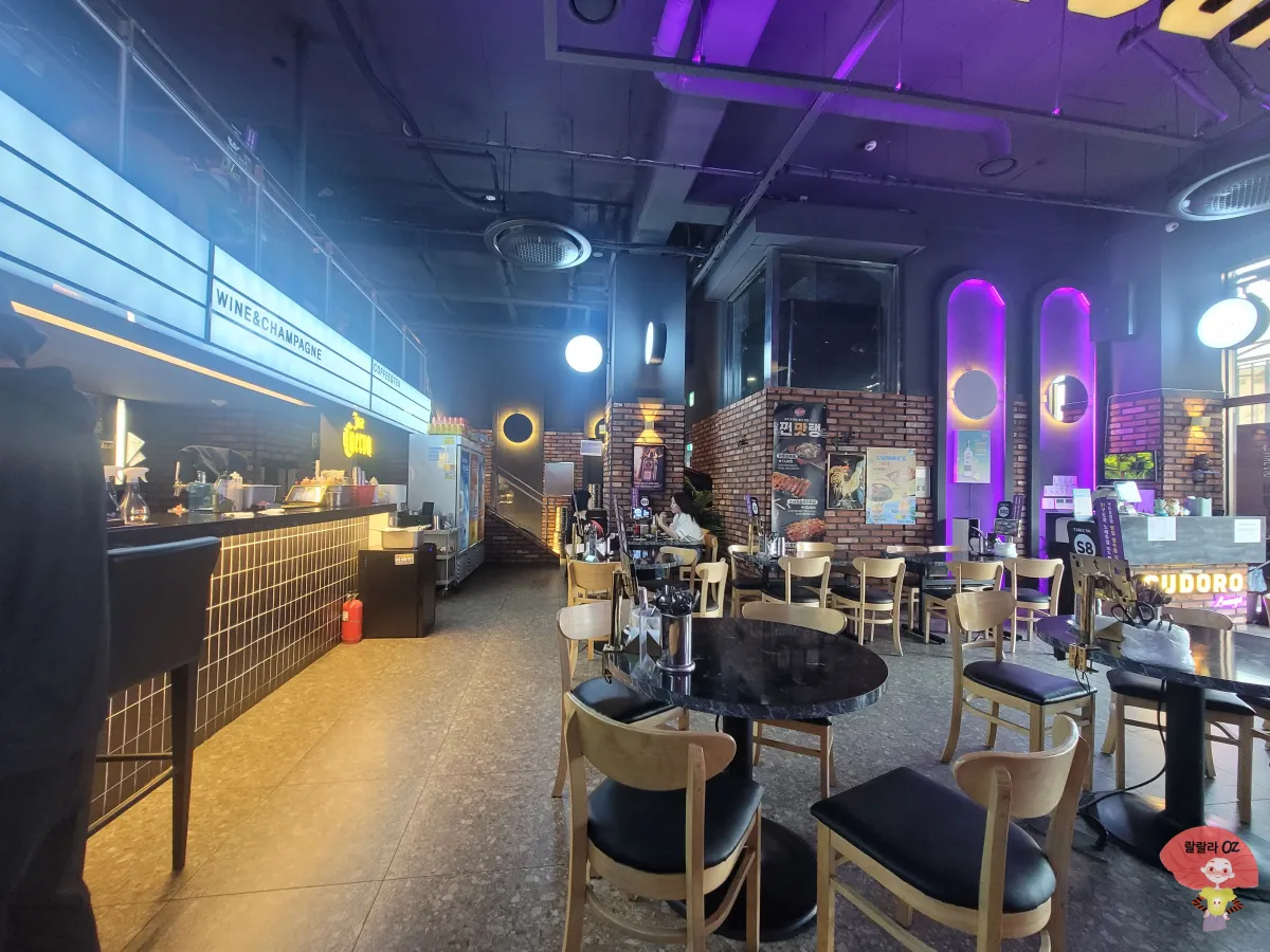 방이점-구도로통닭-1층-내부