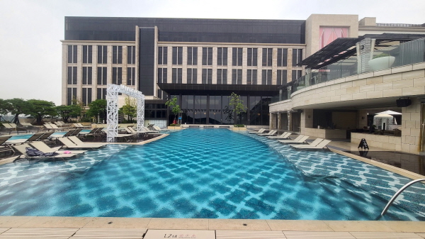 파라다이스시티 야외수영장