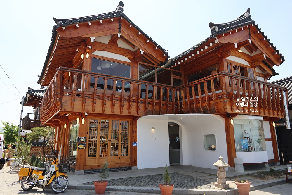 경주 황리단길 카페, 설월에서 즐기는 딸기케이크와 제주금귤에이드