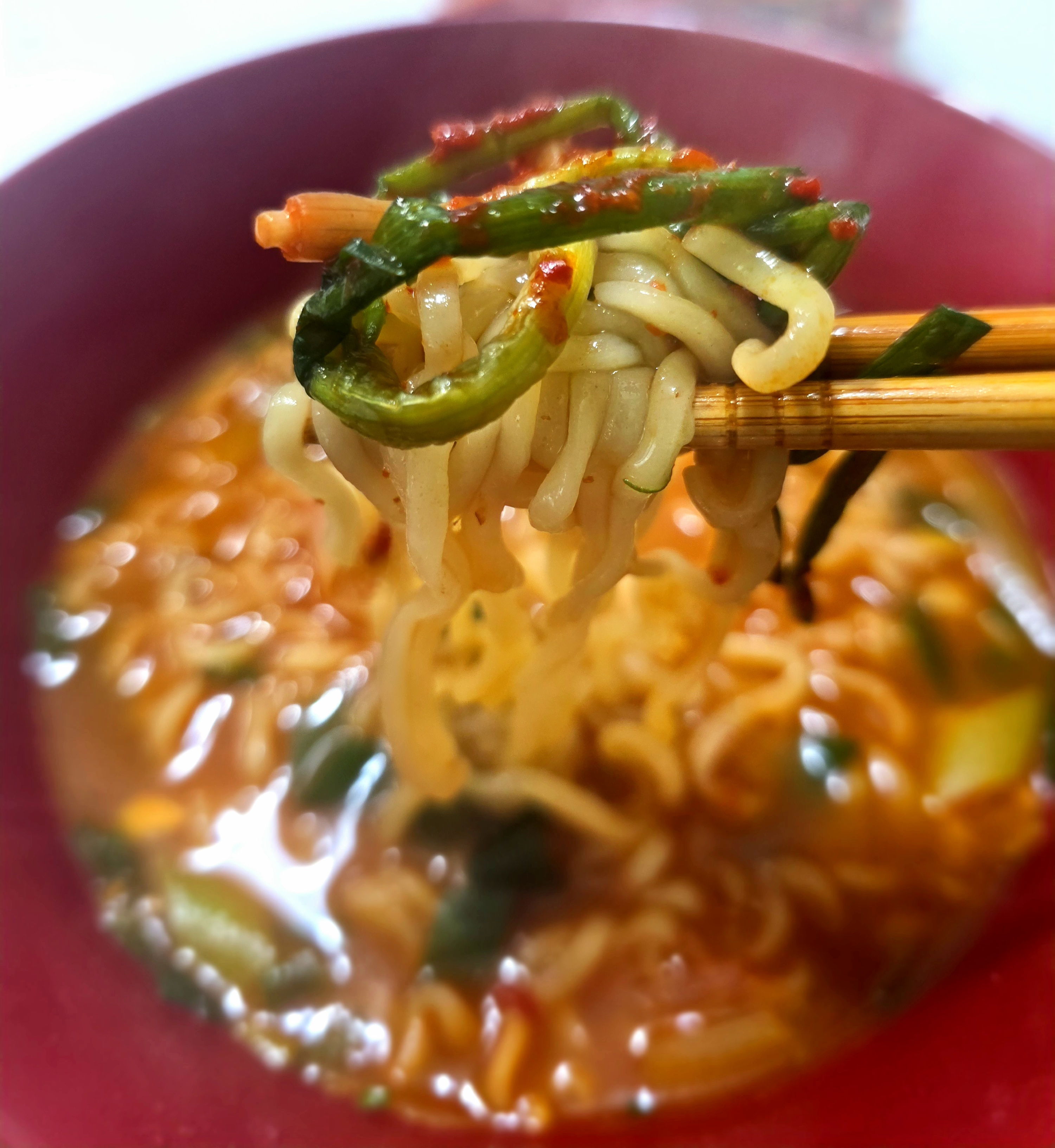 라면에는-파김치가-어울려요.