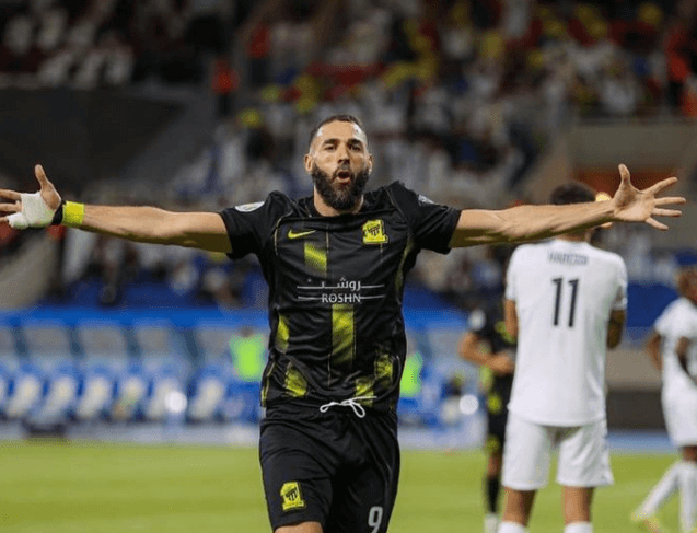 호날두 수입 1위