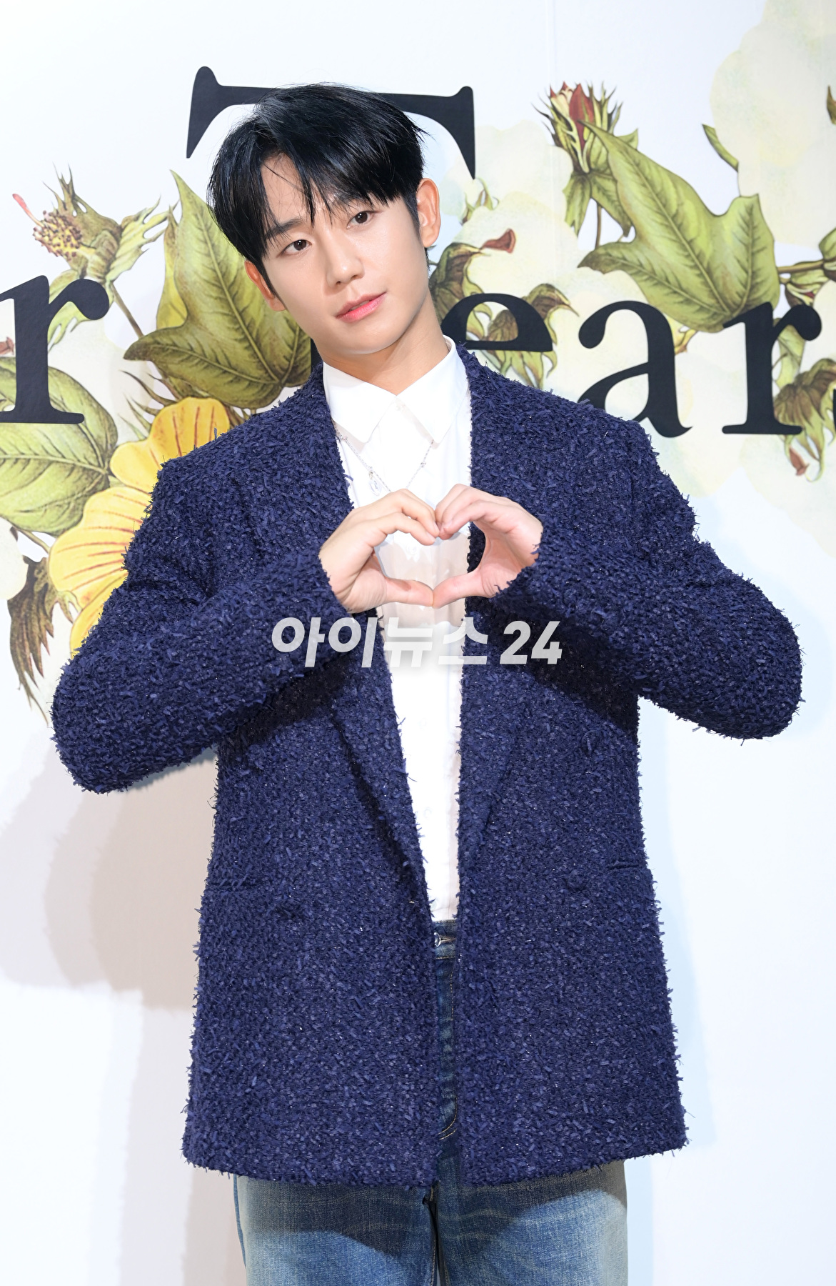 배우 정해인이 13일 오후 서울 성동구 성수동 한 스튜디오에서 열린 디올 맨즈 티얼즈 컬렉션 출시 팝업스토어 행사에 참석하고 있다. [사진=정소희 기자]