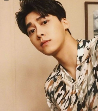 프라다 엠버서더의 저주?