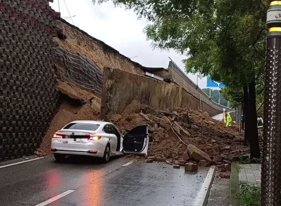 오산 고가도로 옹벽 붕괴
