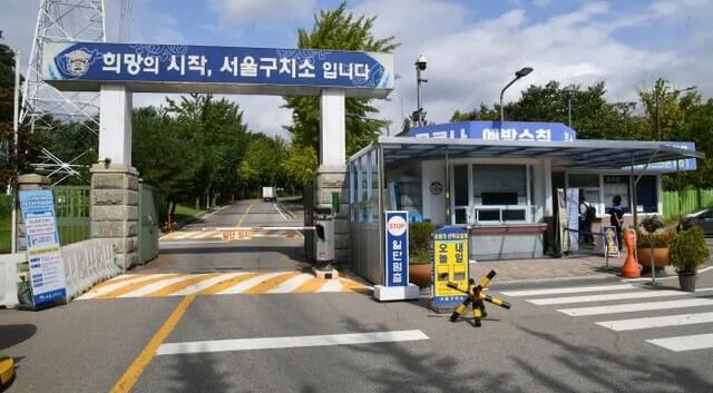&quot;국가 망신의 극치, 윤석열의 ‘속옷 차림 저항’ 행태에 대한 냉철한 비판과 성찰 필요&quot; — 외신과 보수언론이 쏘아 올린 경고의 메시지