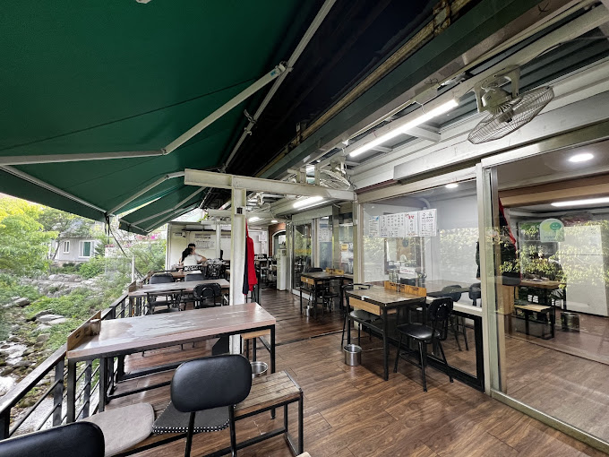 수유동 계곡 육개장 '샘터마루'