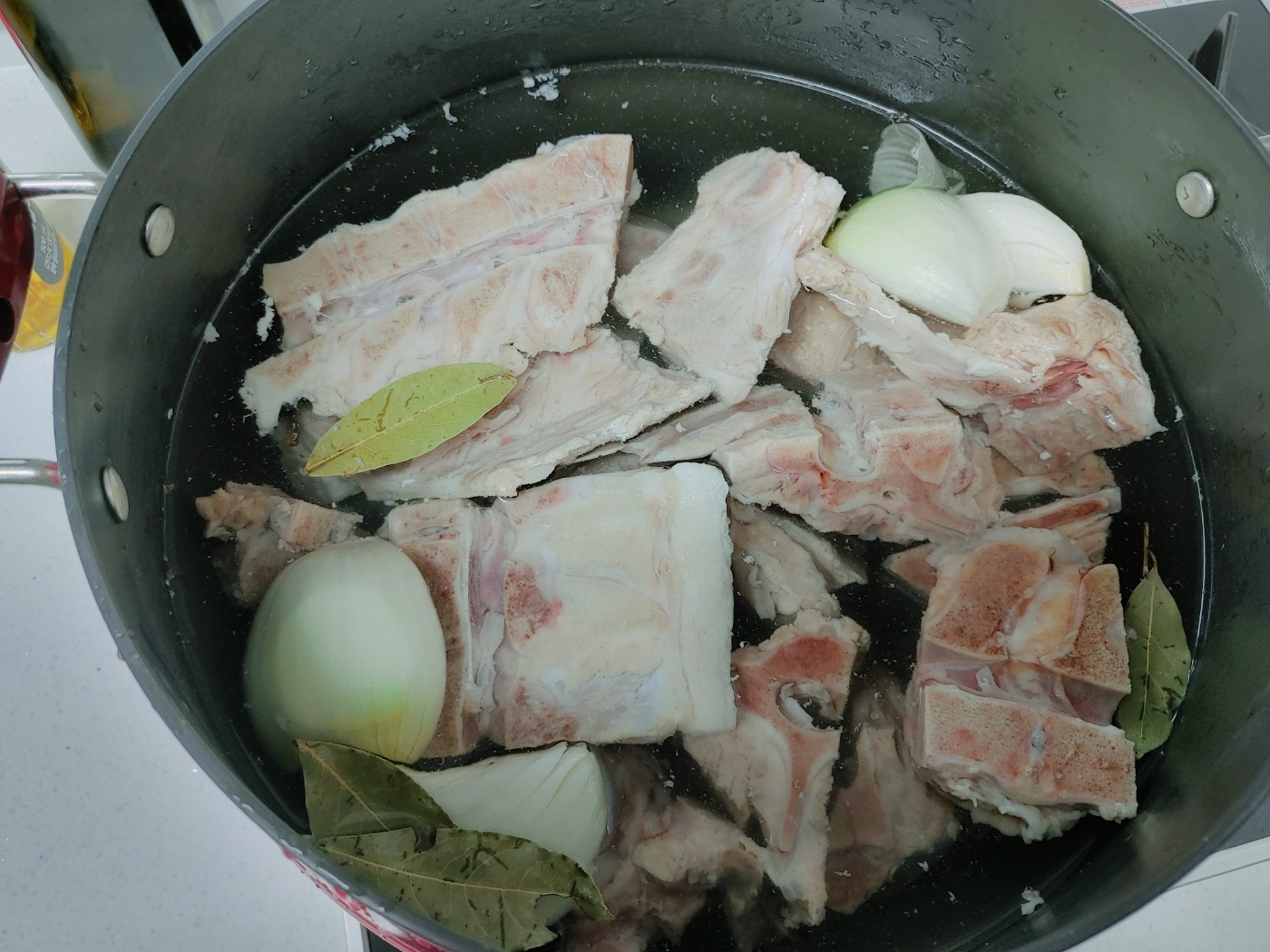 감자넣고 육수내기