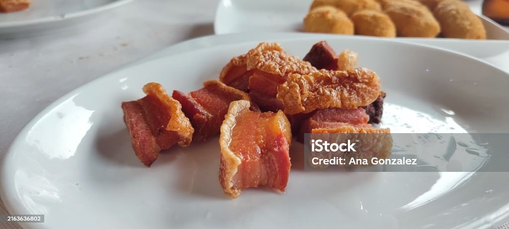 돼지껍데기에는 콜라겐이 풍부하다