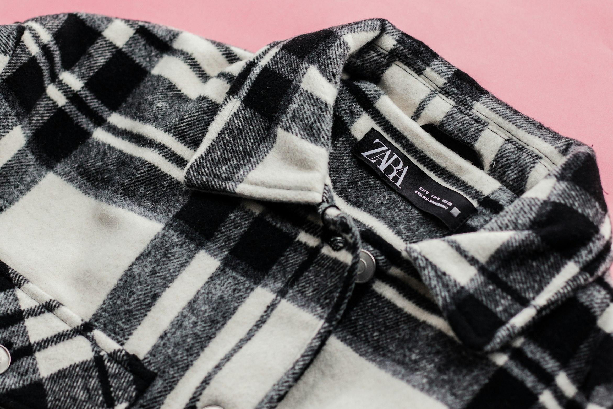 ZARA 상품 이미지 (출처: unsplash)