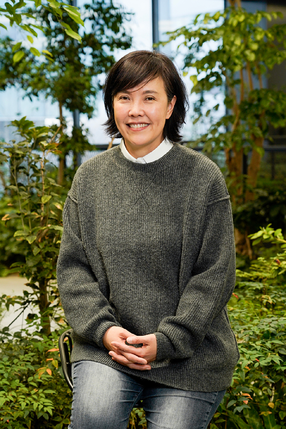 임정아 JTBC 예능제작본부장이 30일 서울 상암동 JTBC빌딩에서 열린 &#39;JTBC 2024 예능 기자간담회&#39; 인터뷰 촬영을 하고 있다. [사진=JTBC]