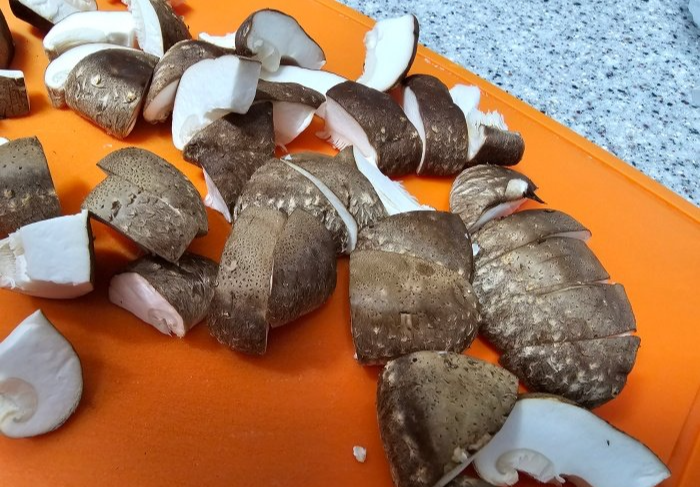 잘-손질된-표고버섯