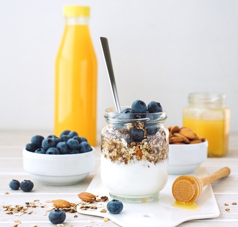 그릭요거트의 효능부터 칼로리, 똑똑하게 먹는 법까지