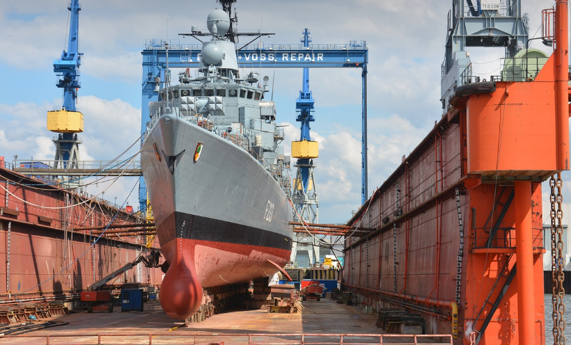 정박한 대형 선박