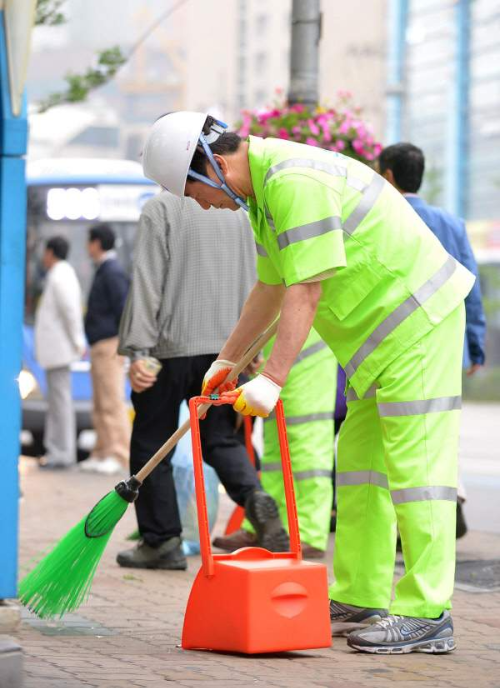 인생 역전도 가능? 환경미화원 연봉부터 인기 비결·미래 전망까지