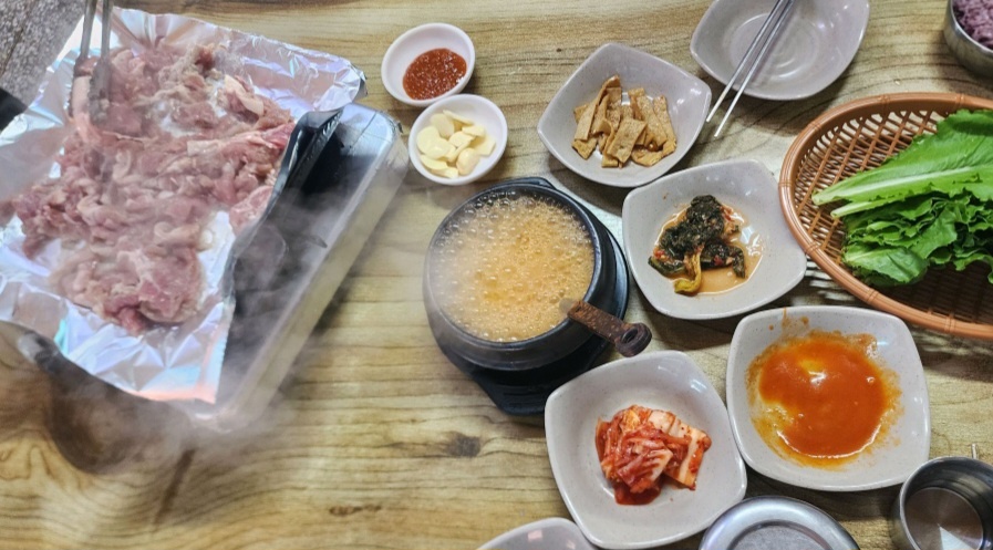 생방송투데이 낙성대 8000원 돼지불고기백반 기사식당 정보(막퍼주는집)