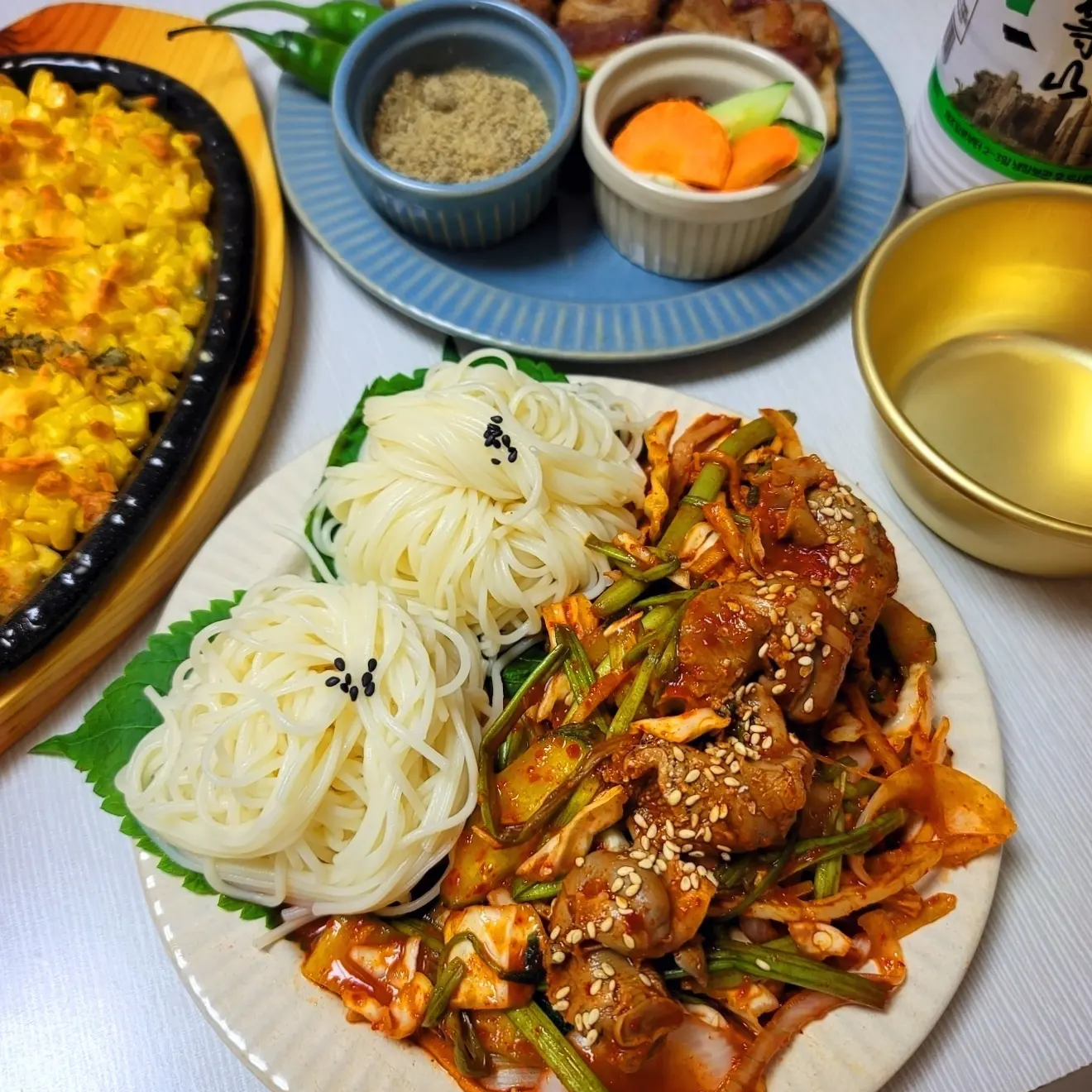 내가 손수 만든 골뱅이 무침과 안주