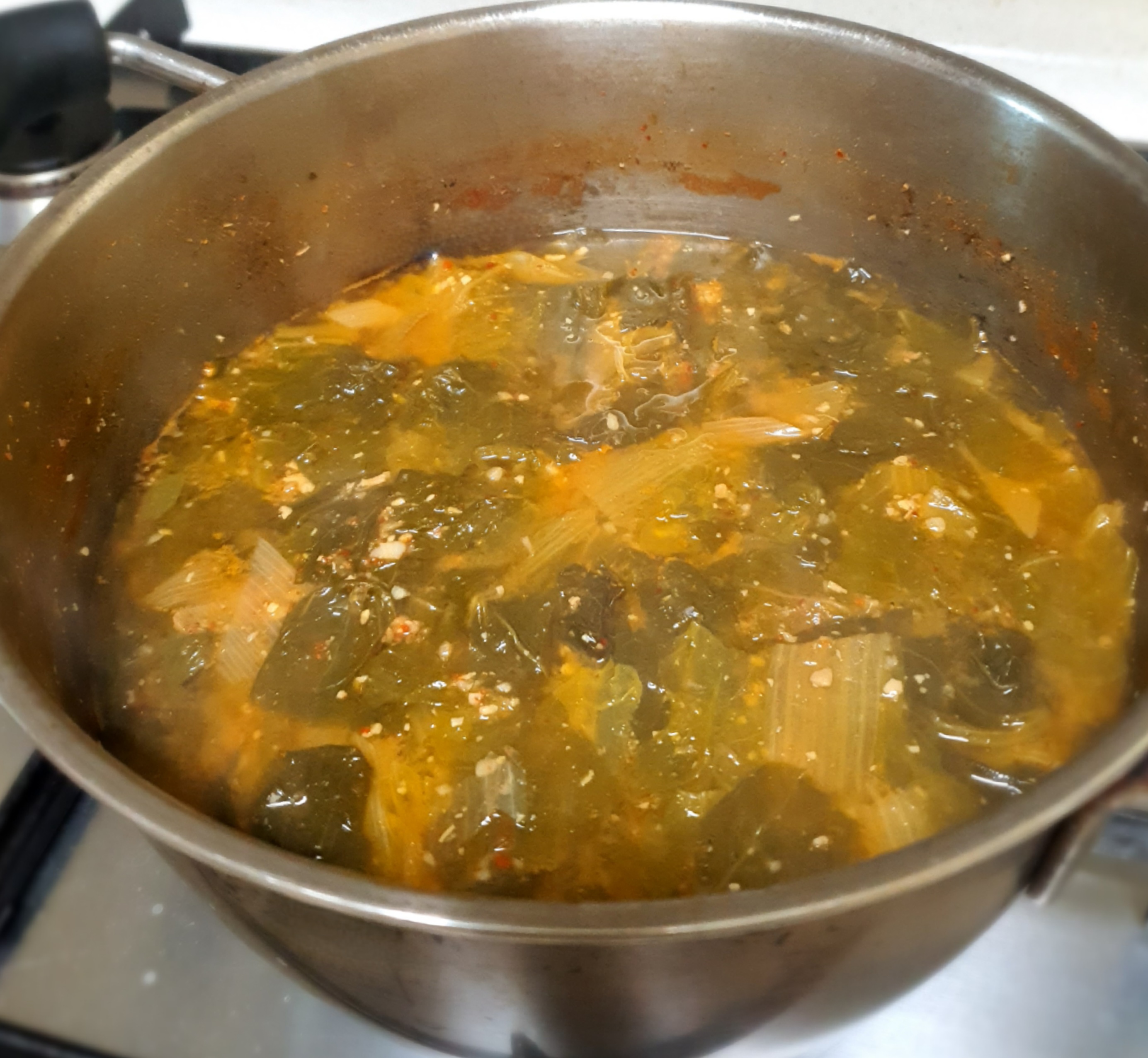 얼갈이배추로-된장국도-끓였어요.