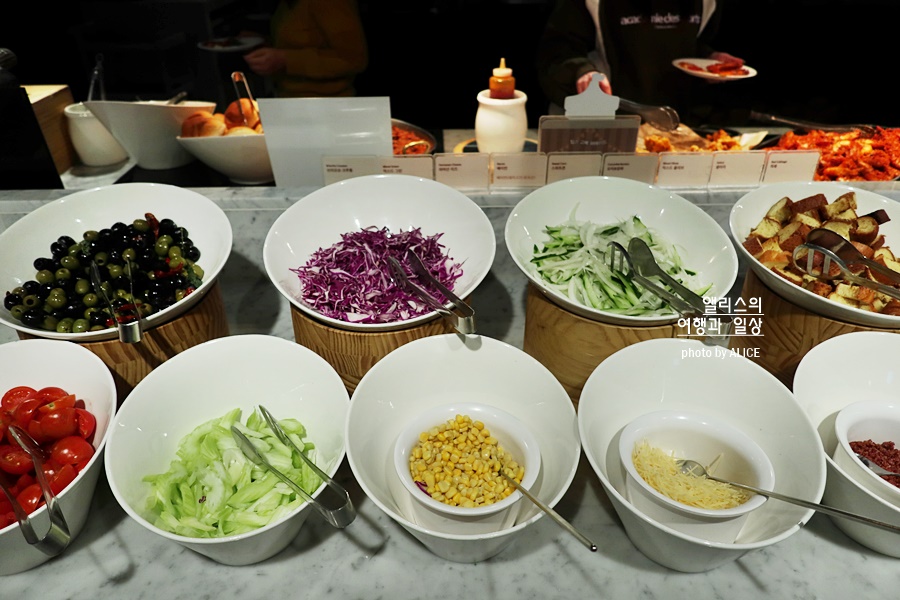 2023 빕스 딸기 퍼레이드 런치 솔직 후기 + 90% 할인쿠폰 샐러드바 가격