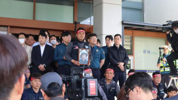 화물연대 물리적 충돌: 경남 경찰청 진입, 공권력 규탄 대치와 BGF리테일 교섭 갈등 심층 분석