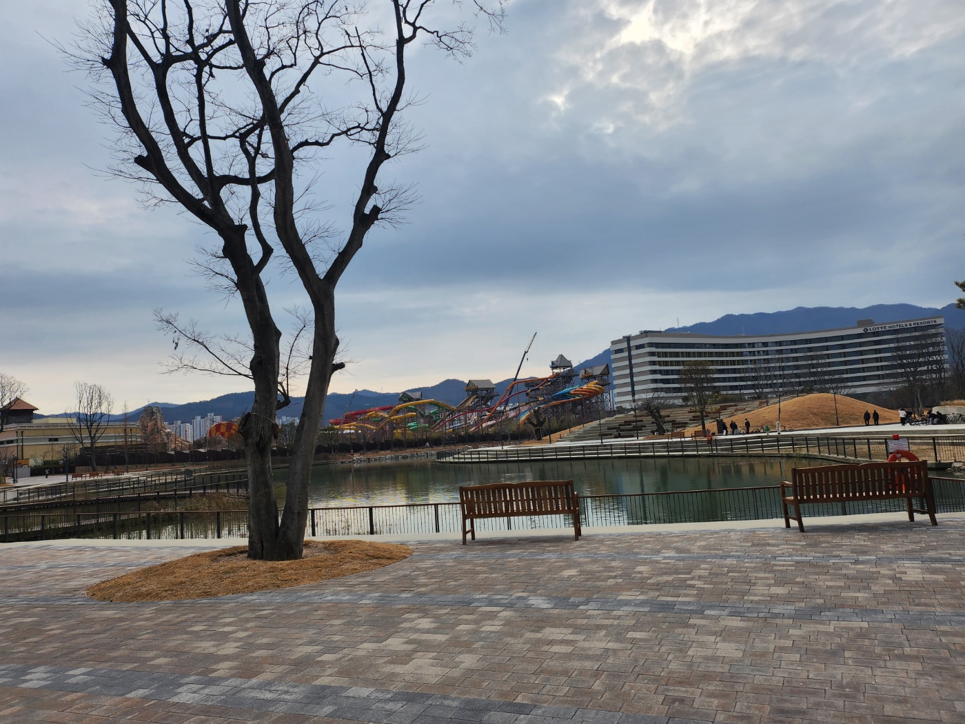 롯데-정원형-공원-호수