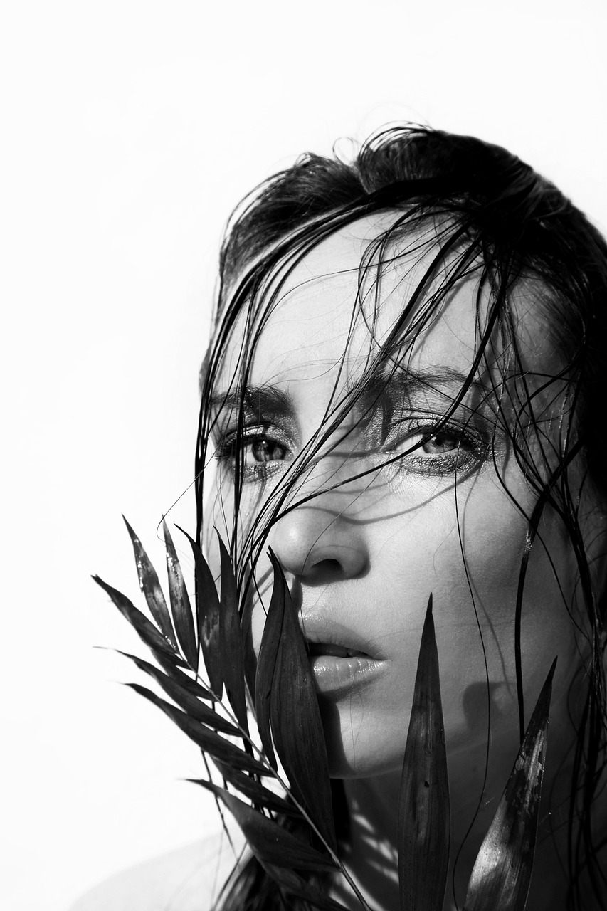 2026 헤어 트렌드: 하이브리드 레이어링과 웨트 텍스처의 귀환