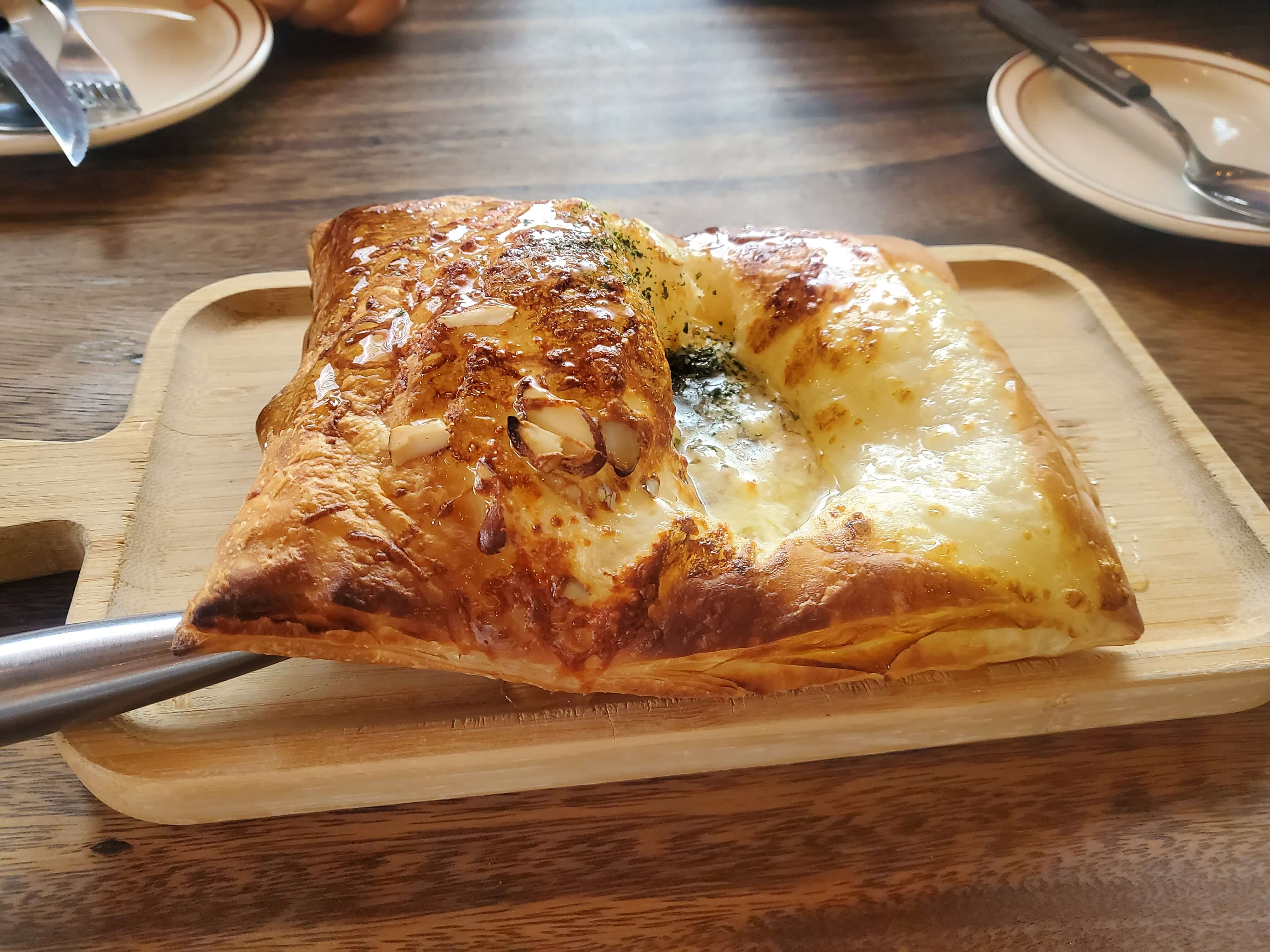 김해-코지하우스-고르곤졸라-피자