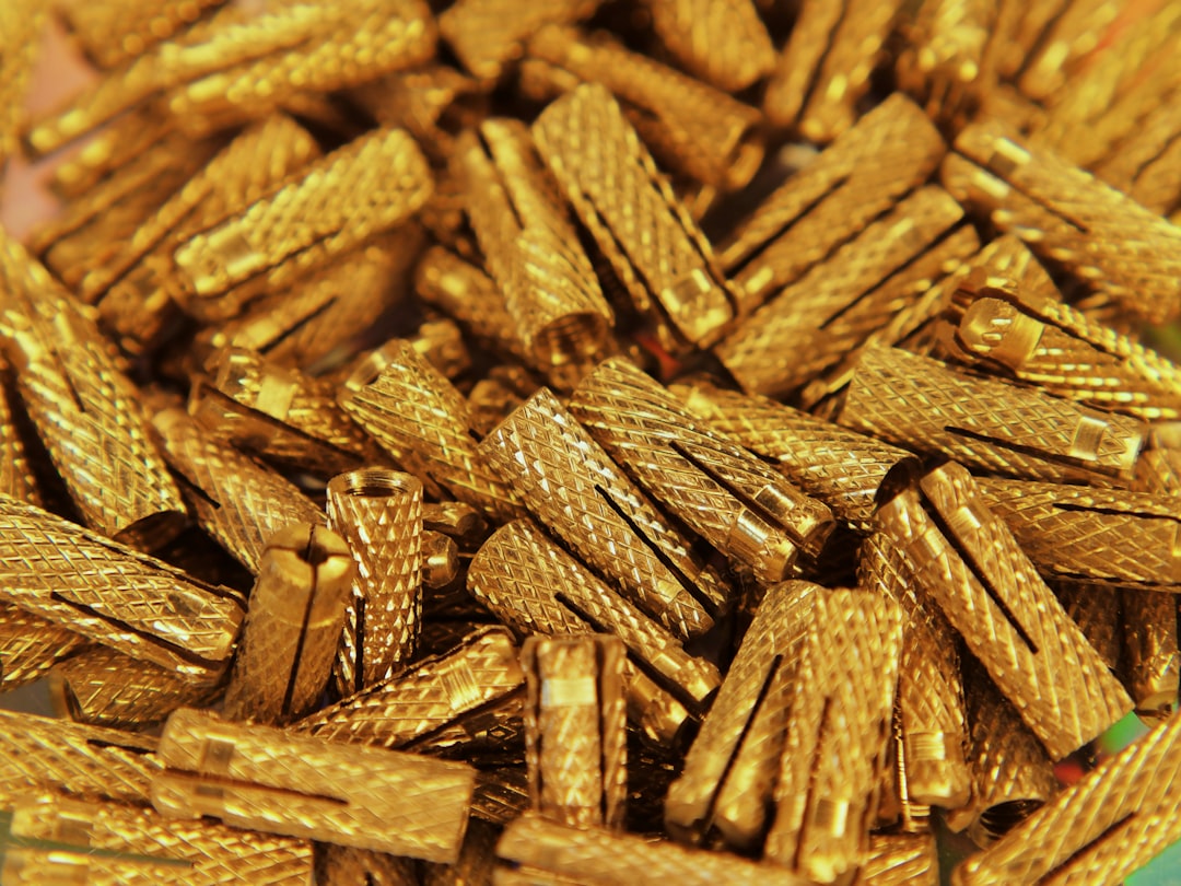금 (Geum) - metal or gold in English.