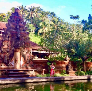 발리 여행 추천 띠르타 엠풀 사원