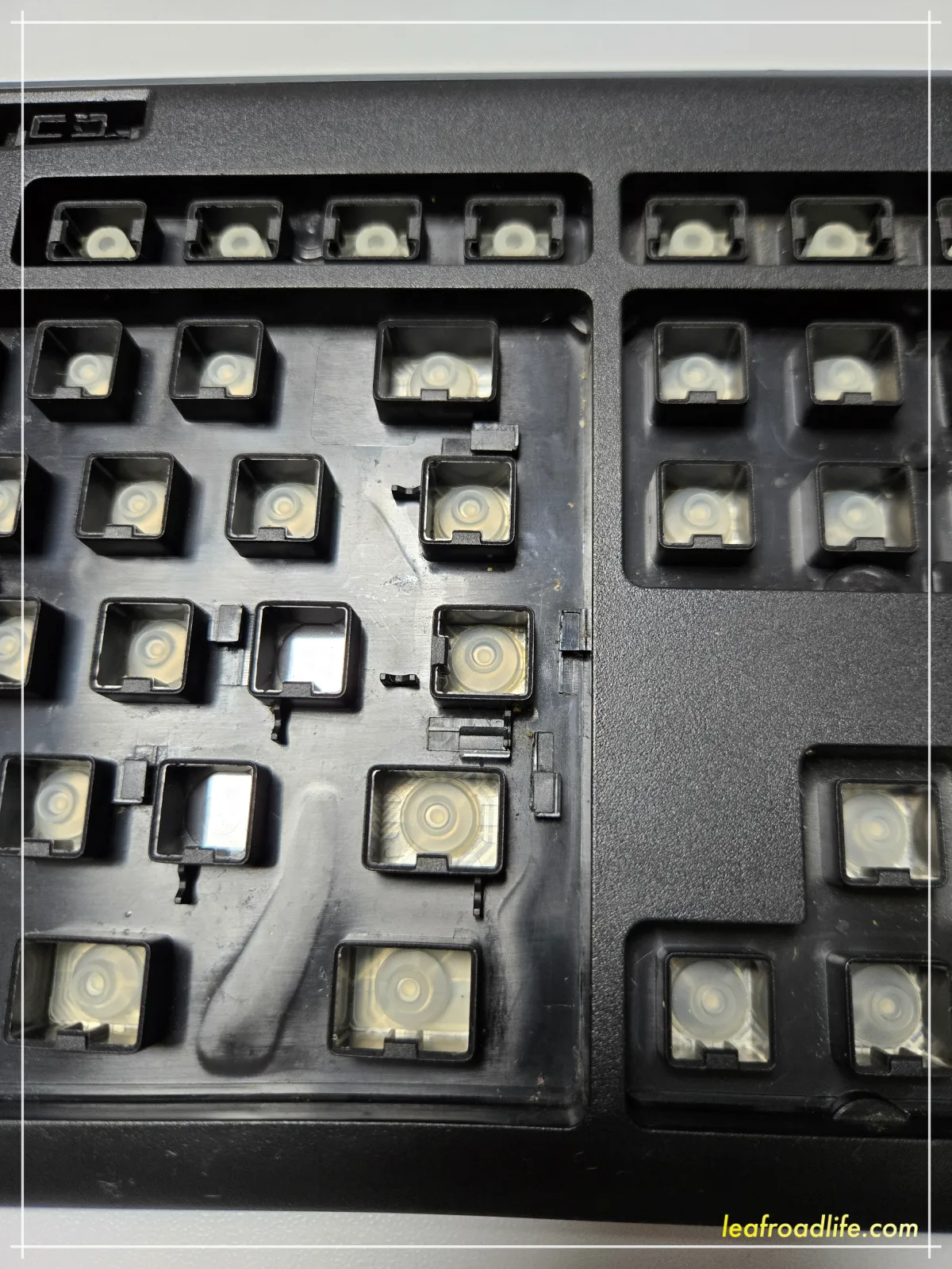 키보드-버튼-뽑은-사진-청소후