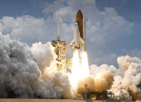 우주 여행을 위한 로켓 발사장면