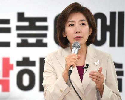 나경원 프로필 나이 고향 학력 재산 페이스북