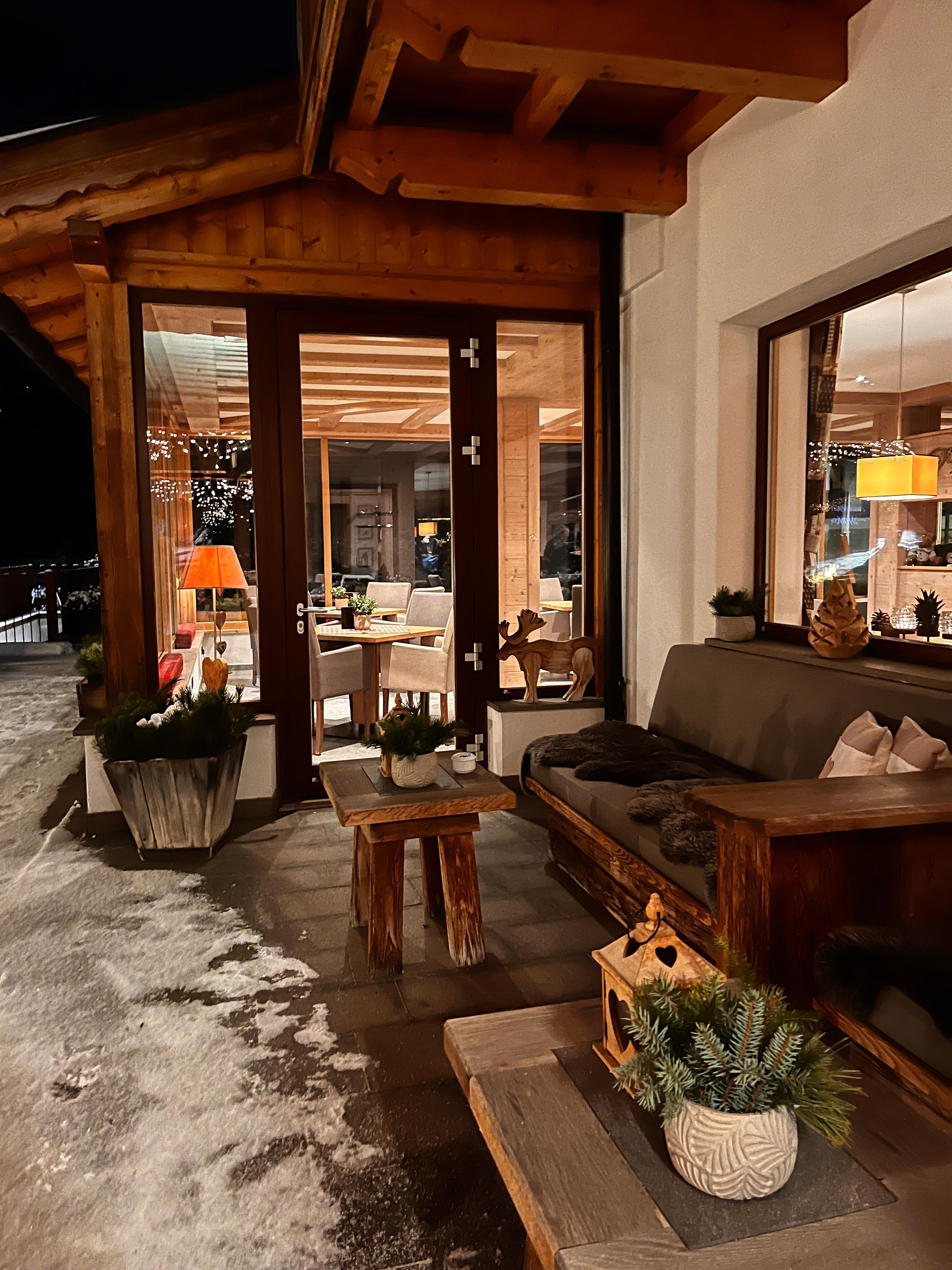 오르티세이 호텔 추천 Hotel Arnaria